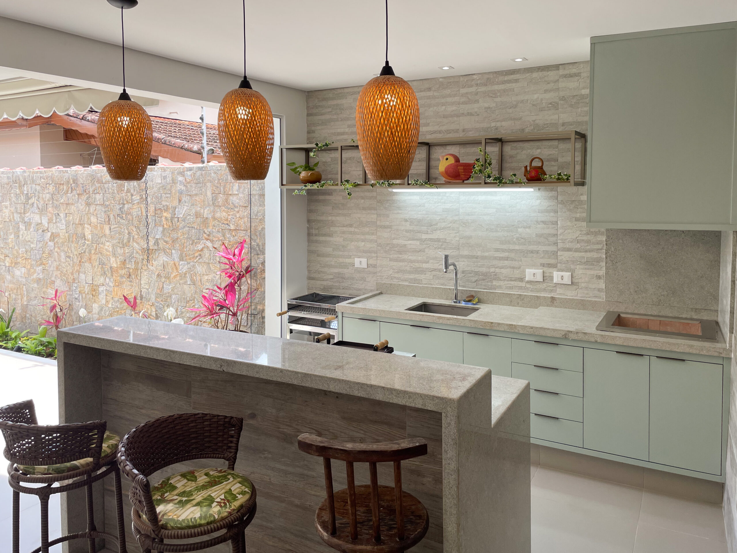 20251103_160208688_iOS