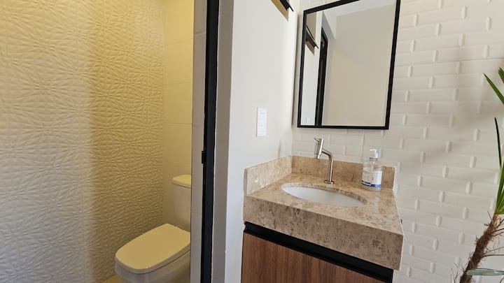 8d4646b7-a9df-43b7-b459-9e7ce6c923f2