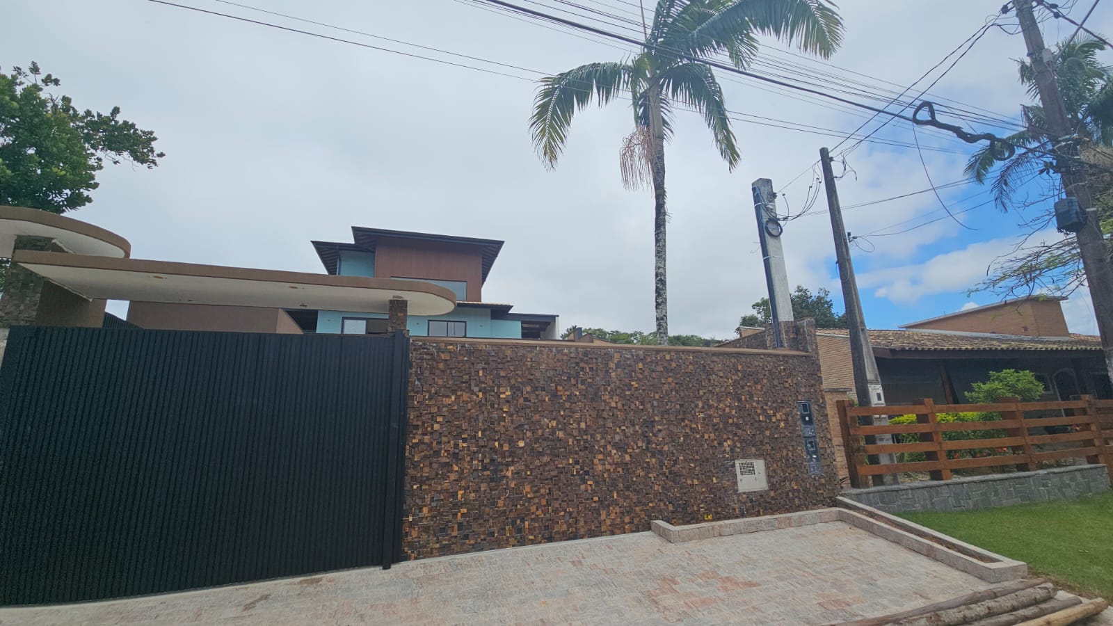 WhatsApp Image 2025-12-03 at 14.56.30 (1)