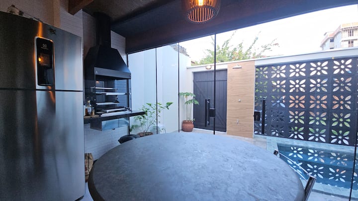 d93ac742-e608-43d7-ae84-77c061fd2cad